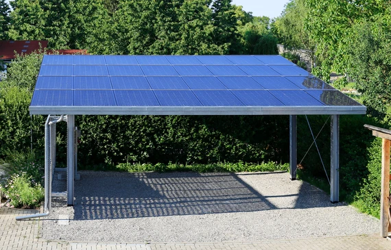 Parking &agrave; vo&ucirc;te solaire
